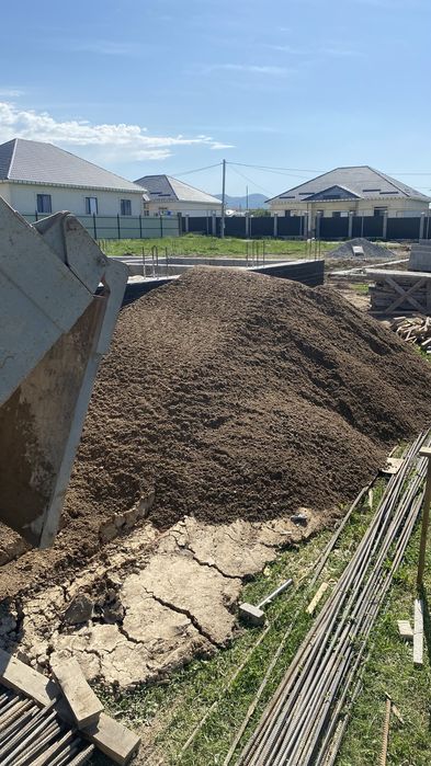Вывоз мусора грунта доставка балласта пгс