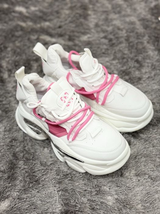 Дамски чисто нови