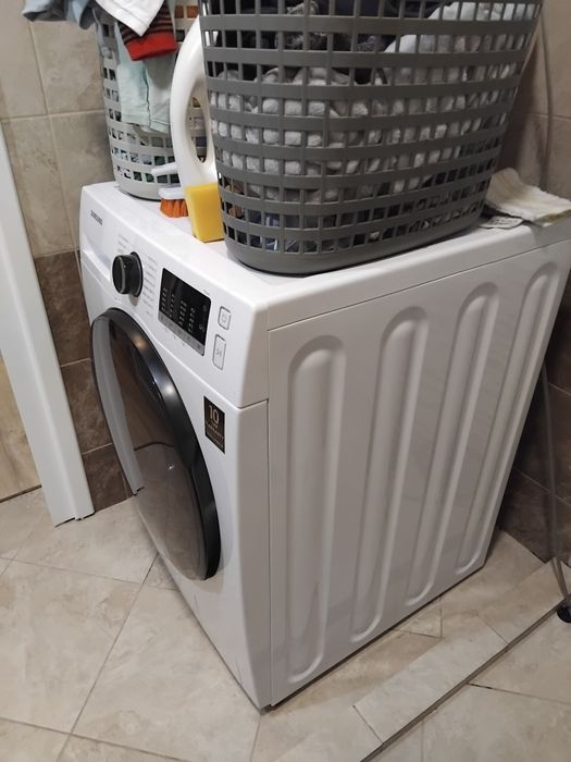 Пералня със сушилня