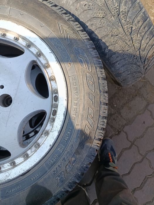 Продам диски с зимними шинами