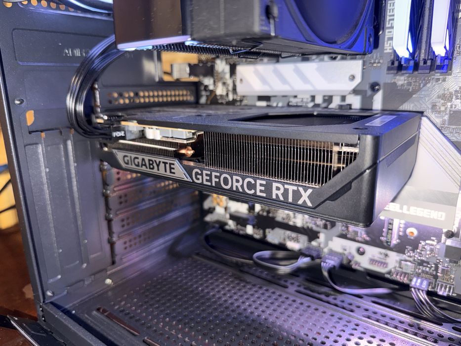 RTX 5060 8GB Gigabyte