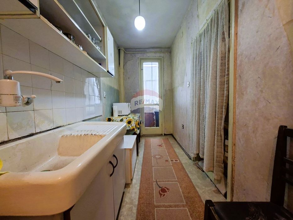 Продава се Тристаен апартамент в Варна, Победа - 66 кв.м за 1955 €/кв.м - Снимка #3