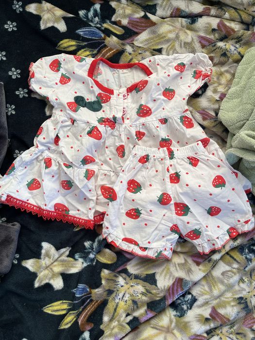 Продам детские вещи.