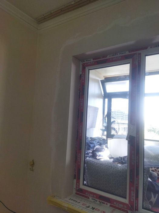 Отделка откосов после установки окон и дверей -демонтаж старых.