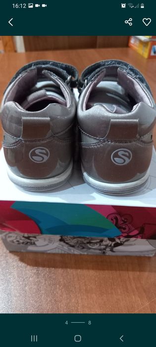 Срочно продам обувь на девочку 2 в 1