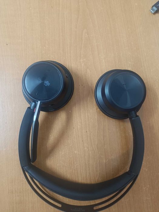 Casti / Headset PC wireless Poly Voyager Focus 2M & stand de incarcare