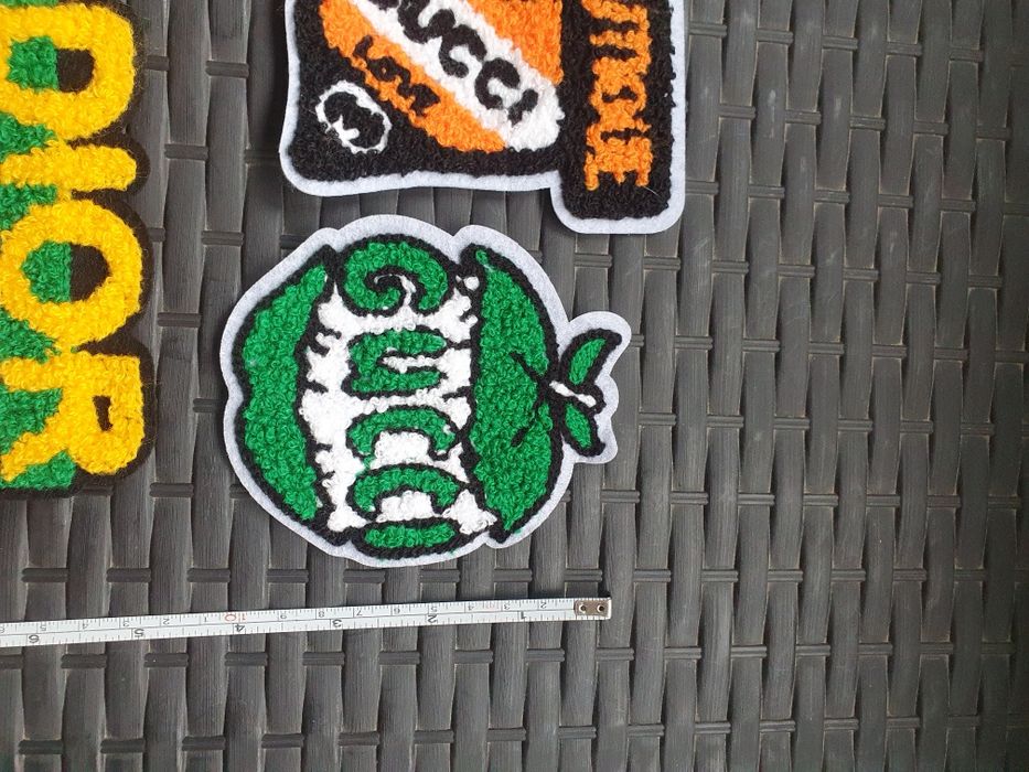 Logo haine gucci dior