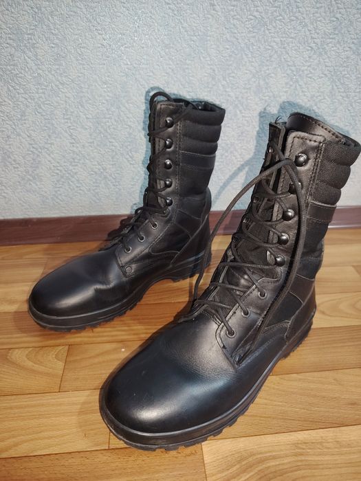 Подам военную форму комплект