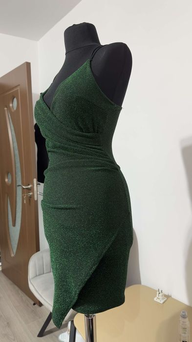 Vând rochiță de ocazie