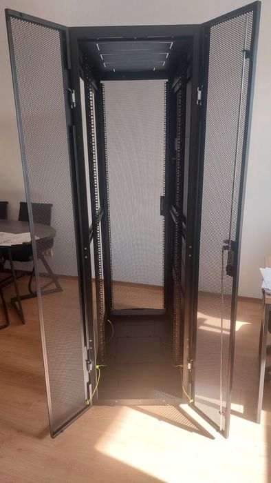 Северный шкаф 42U