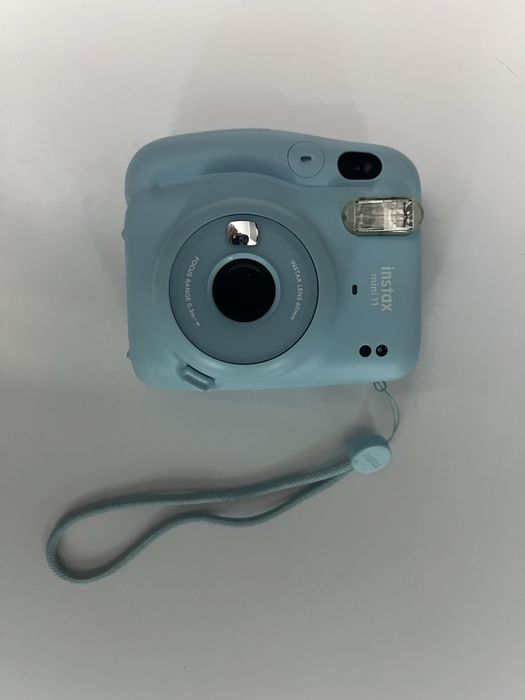 Продаю Instax mini 11