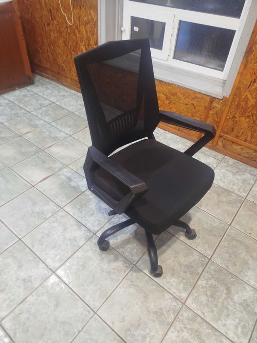 Черен офис стол Юки