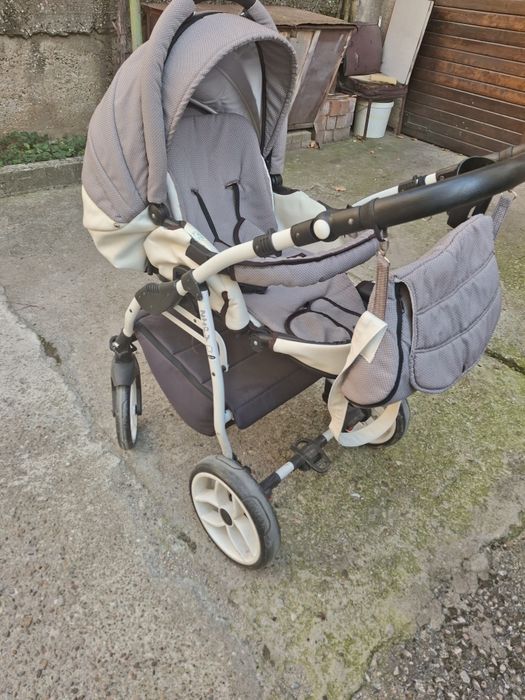 Бебешка количка 3 в 1