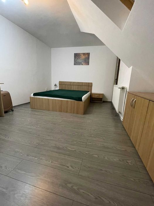 Inchiriez apartament 3 camere , zona Cedonia