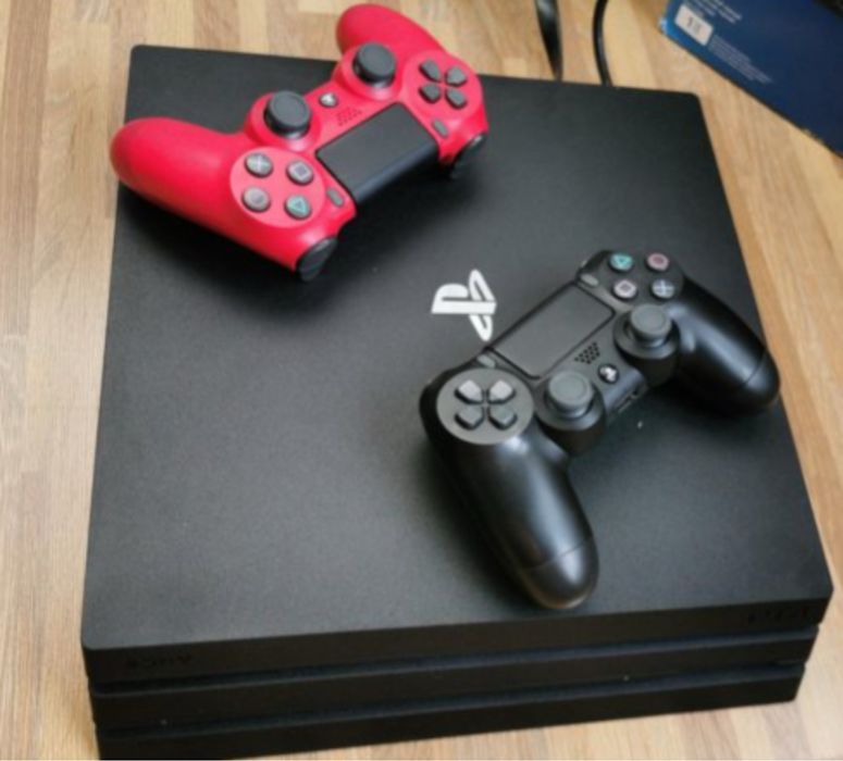 PLAYSTATION 4 PRO продаю не дорого