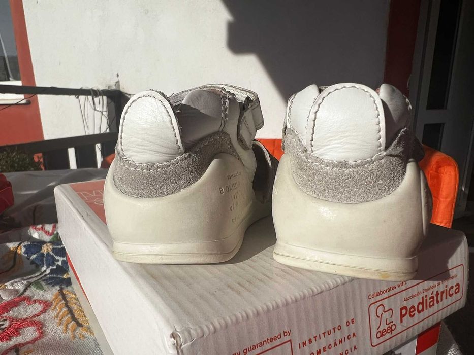 Sandale Biomecanics 19 albe