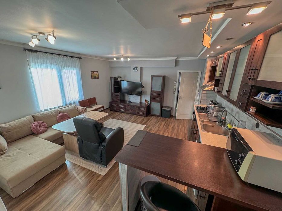 Дава се под наем Двустаен апартамент в Бургас, Възраждане - 70 кв.м за 459 € - Снимка #2