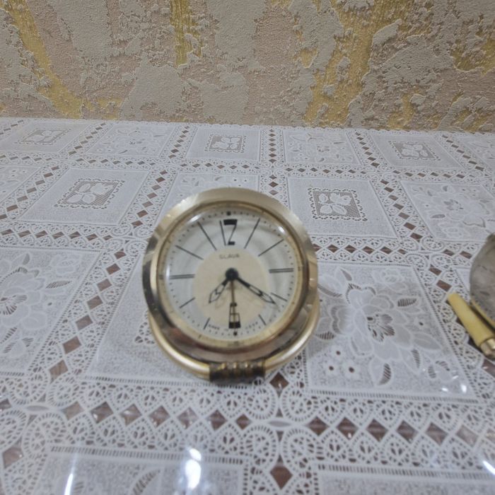 Бронзовое кадило  и будильники часы