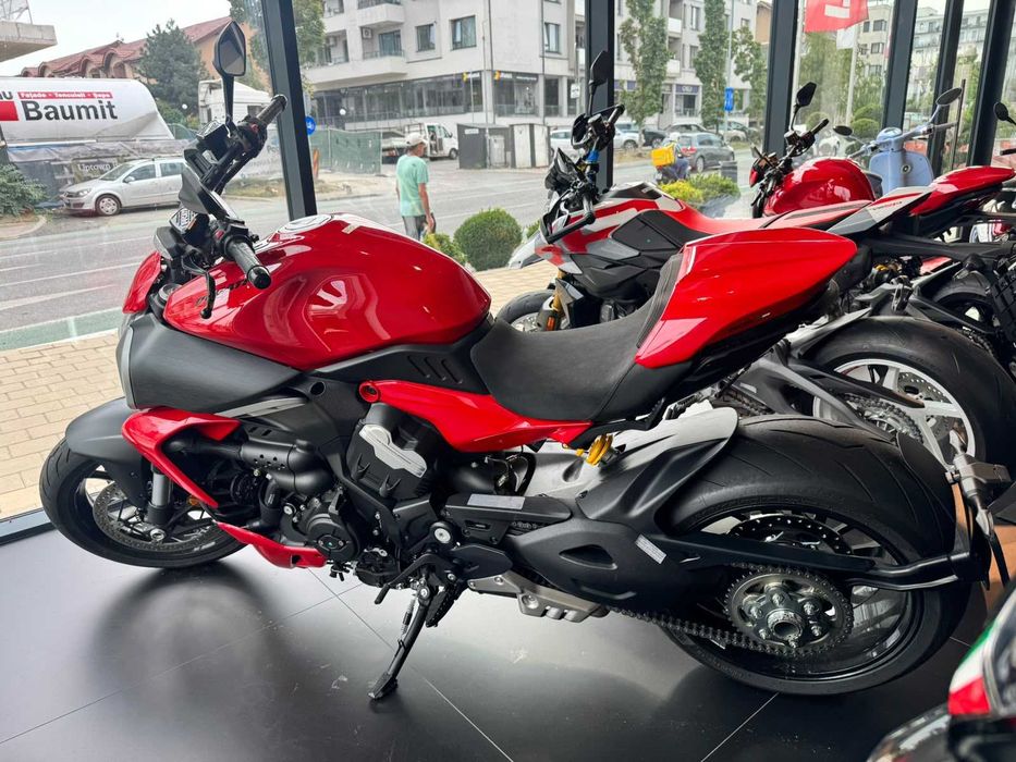 CocMotors vinde Ducati Diavel V4