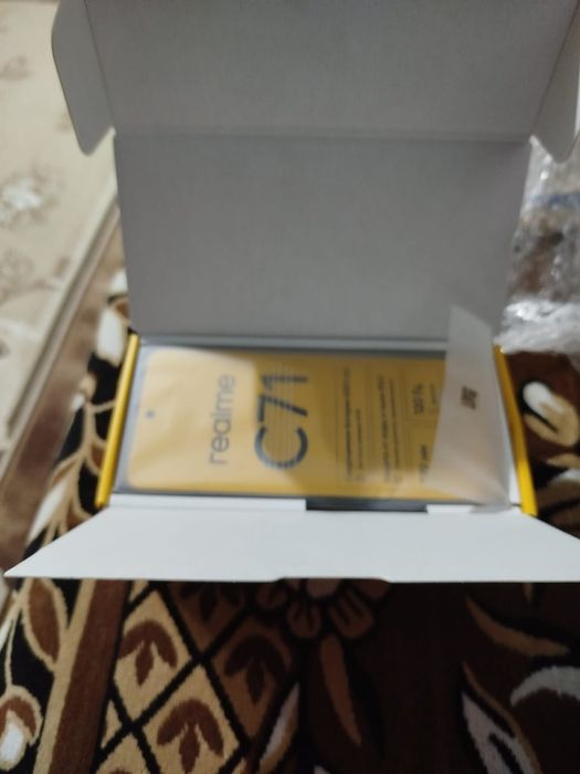 Поминяю телефон новый