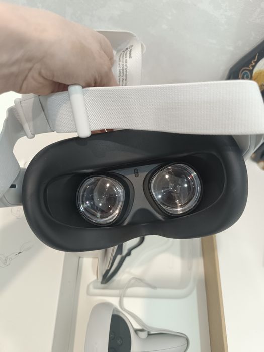 VR-очки Oculus Quest 2