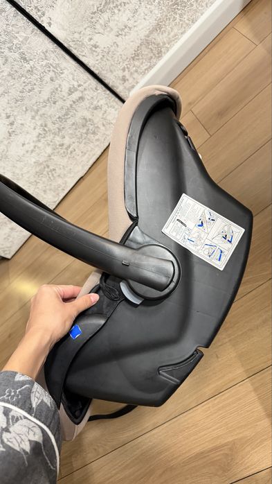 Продам автолюльку 0+