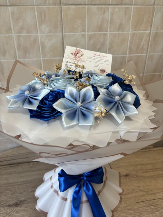 Buchet de trandafiri din satin