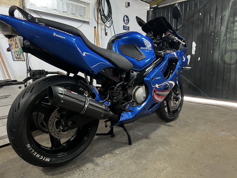 Vand honda cbr 600 f4 model carburatie