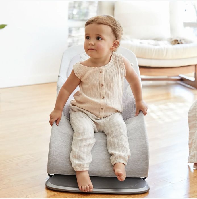 Шезлонг Ergobaby Evolve + дуга с океаническими животными