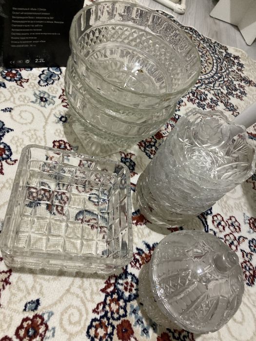 Продаю  посуду  .