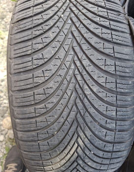 2 buc Anvelope iarna cauciucuri 225/40/18 debica si dunlop dot 2022