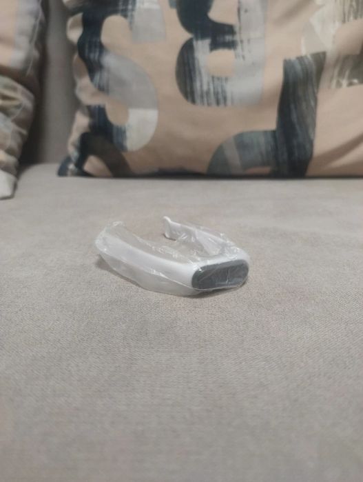 Vand bratara fit runner alba noua