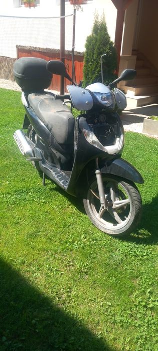 Vând Honda sh 150cm!