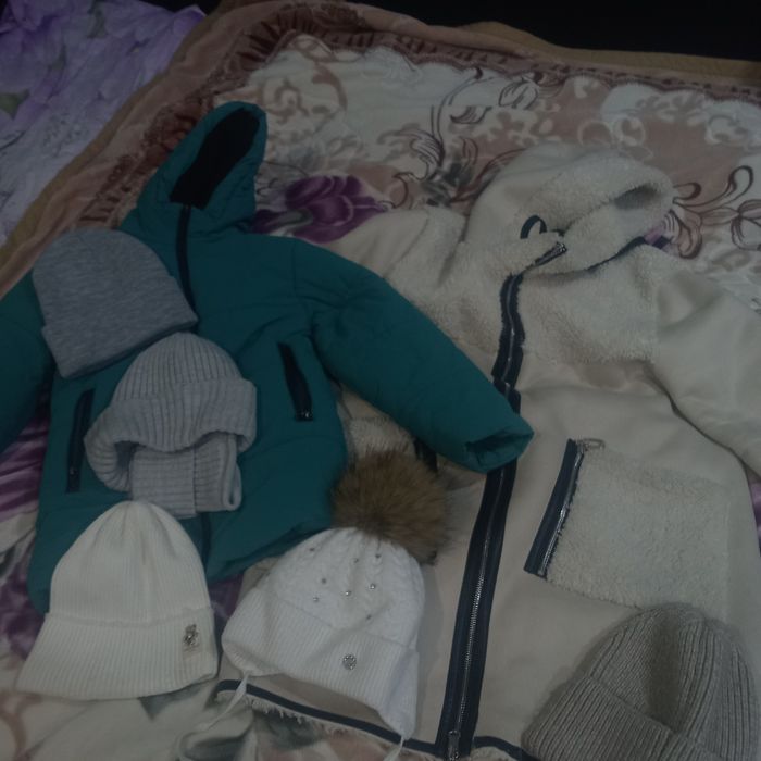 Отдам взрослые и детские вещи