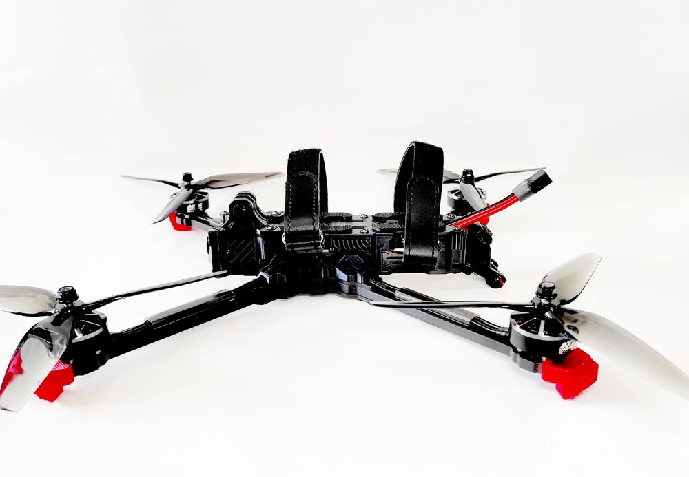 Axysflying Manta 5 фпв квадрокоптер