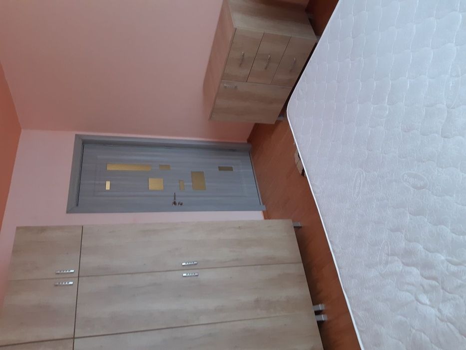 Închiriez ap 2 camere , decomandat
