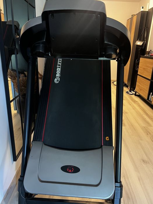 Bandă de alergat electrică BodyFit A6000 – 3.25 CP, Înclinație 15%, Bluetooth
