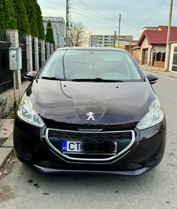 Peugeot 208 / 2012