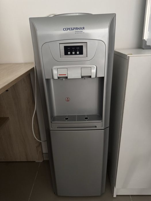 Холодильник, телевизор , микроаолновка , сейф , проектор