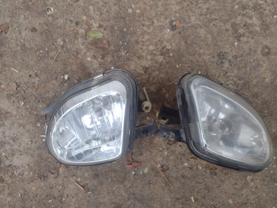 Продавам фарове за mercedes w211 авангард