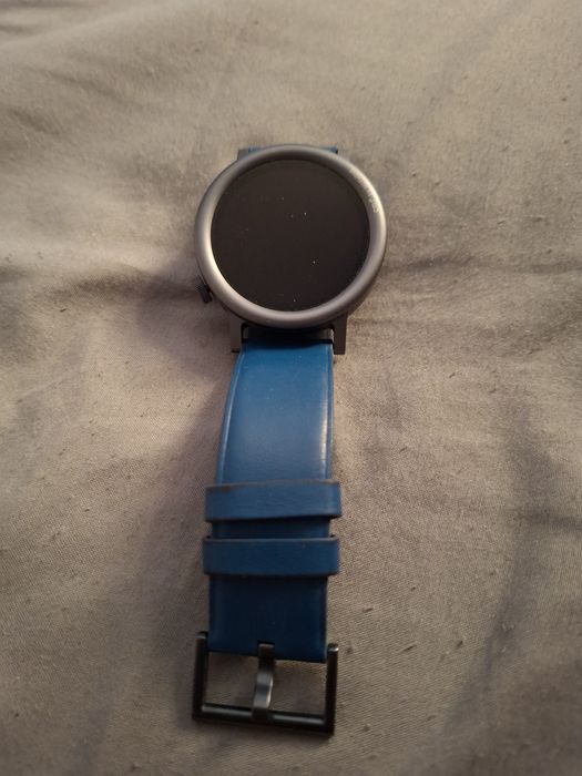 Продам часы CMF Watch умные часы