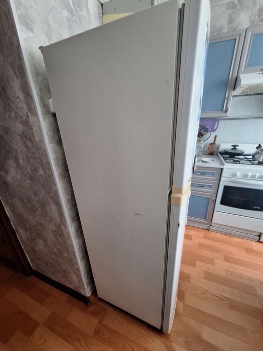 Холодильник Samsung