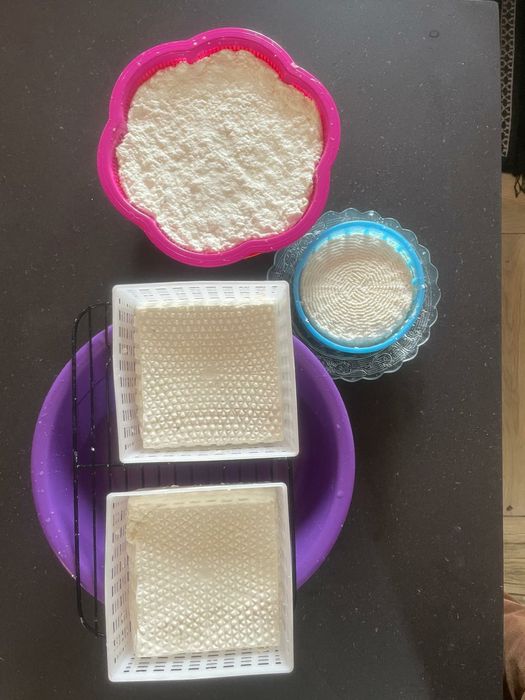 Vand iezi 25 lei,negociabil