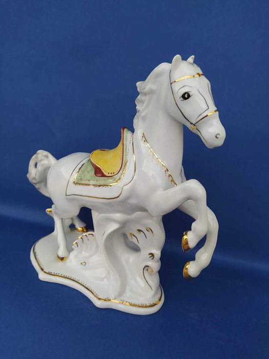 Bibelouri portelan din perioada comunista