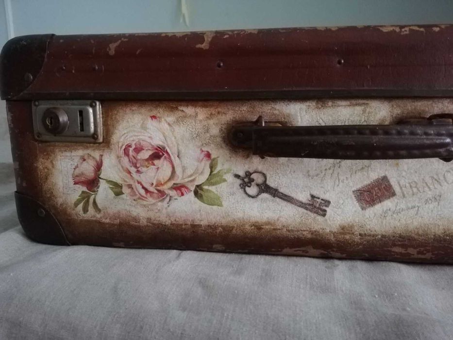 Ретро куфар декориран ВИНТИДЖ декупаж, ръчна изработка