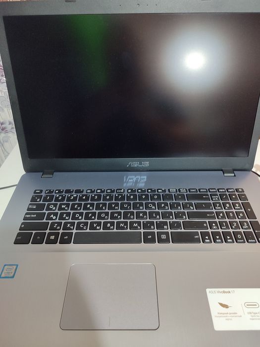 Ноутбук Asus Vivobook 17
