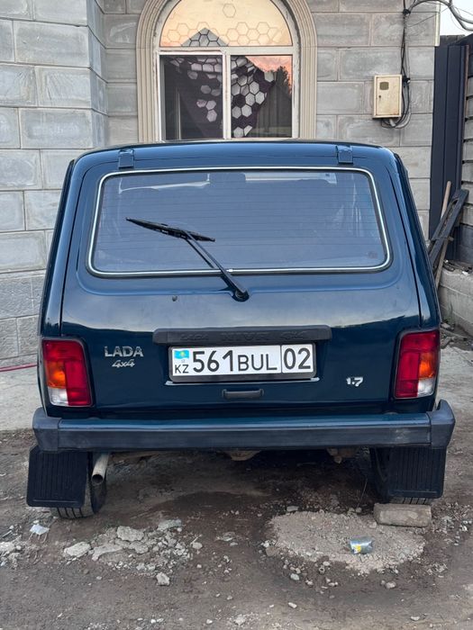 Автомобиль Нива 21213