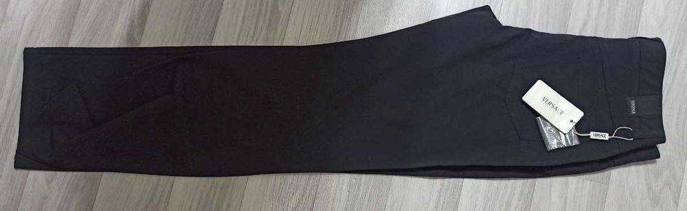 Продаются мужские брюки. Versace.