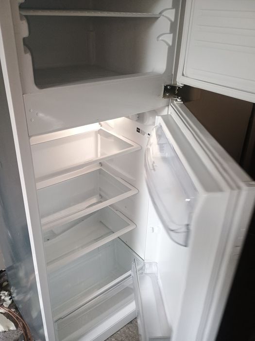 Frigider Whirlpool cu congelator 1,40 Austria