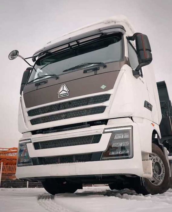 ХОВО Т9Н ишонч ва премиум сифат 12 та газ балонлик тягач MEGAVAN